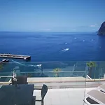 Magnificent Apt. With Sea View, Cliff & Marina Lägenhet