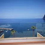 Magnificent Apt. With Sea View, Cliff & Marina Lägenhet *