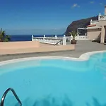 Magnificent Apt. With Sea View, Cliff & Marina *