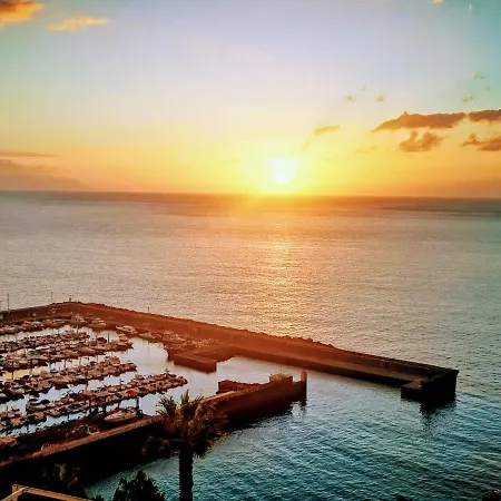 Magnificent Apt. With Sea View, Cliff & Marina *