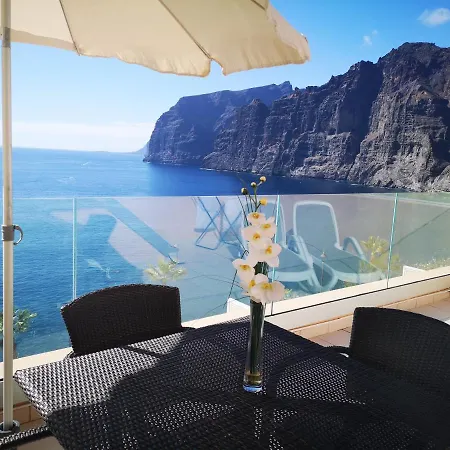 דירה Magnificent Apt. With Sea View, Cliff & Marina