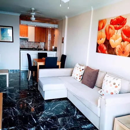 Magnificent Apt. With Sea View, Cliff & Marina 아파트 *