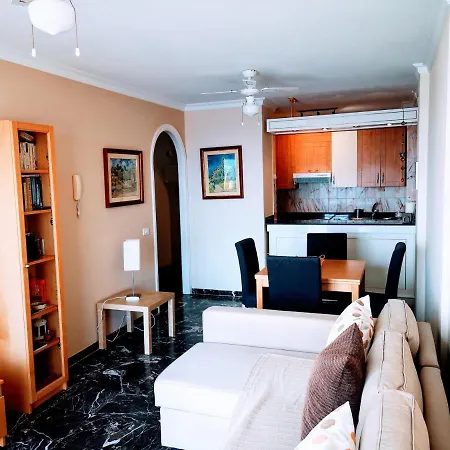 Magnificent Apt. With Sea View, Cliff & Marina 아파트 *