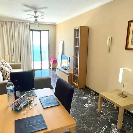 Magnificent Apt. With Sea View, Cliff & Marina 아파트