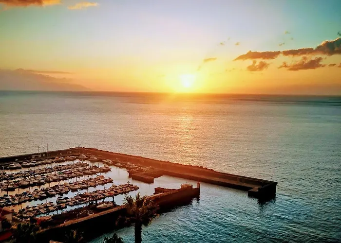 Magnificent Apt. With Sea View, Cliff & Marina *