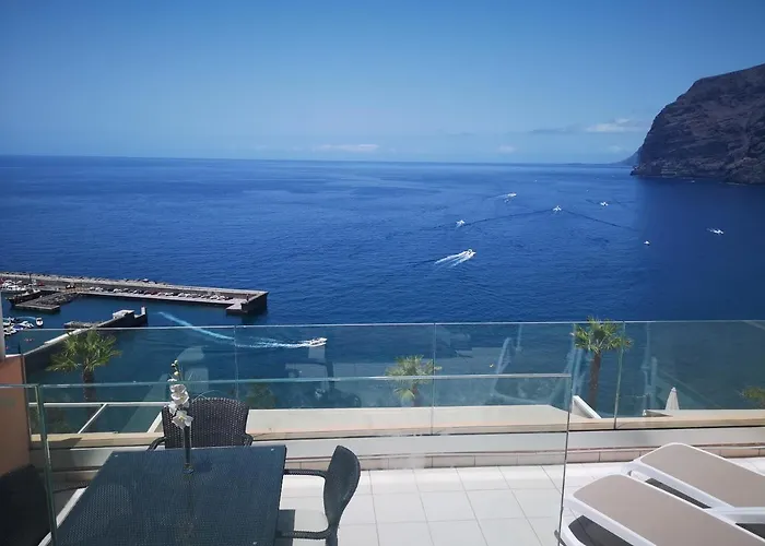 Magnificent Apt. With Sea View, Cliff & Marina Lägenhet