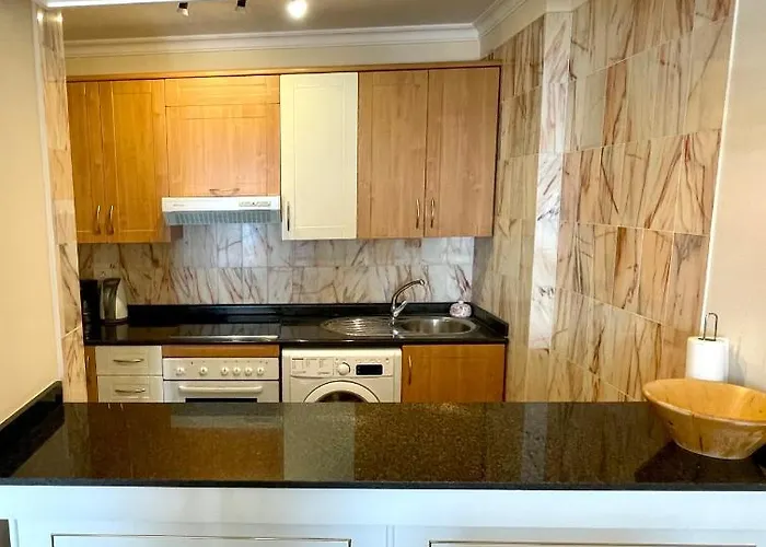 Апартаменты Magnificent Apt. With Sea View, Cliff & Marina