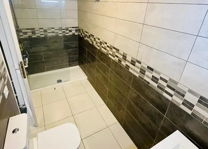 Magnificent Apt. With Sea View, Cliff & Marina