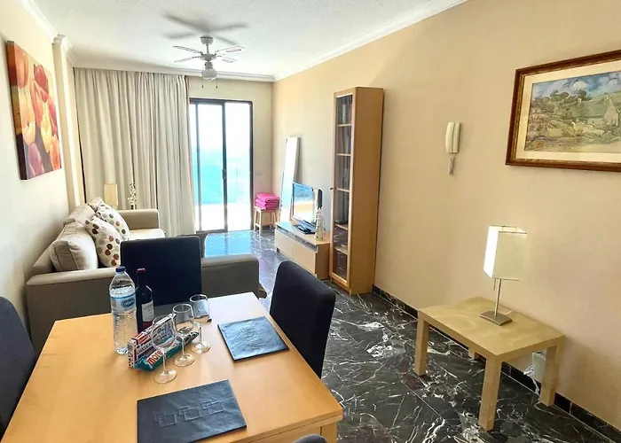 Magnificent Apt. With Sea View, Cliff & Marina Апартаменты