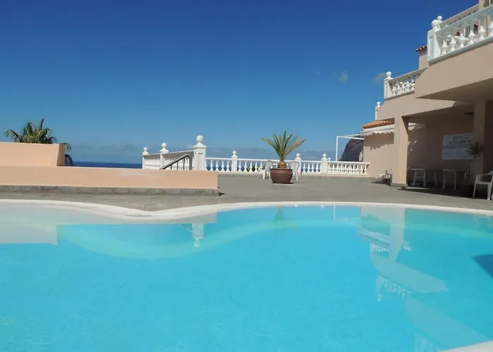 Apartman Magnificent Apt. With Sea View, Cliff & Marina