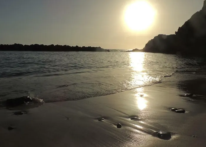 Magnificent Apt. With Sea View, Cliff & Marina