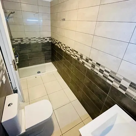 Magnificent Apt. With Sea View, Cliff & Marina