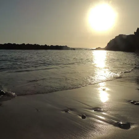 Magnificent Apt. With Sea View, Cliff & Marina