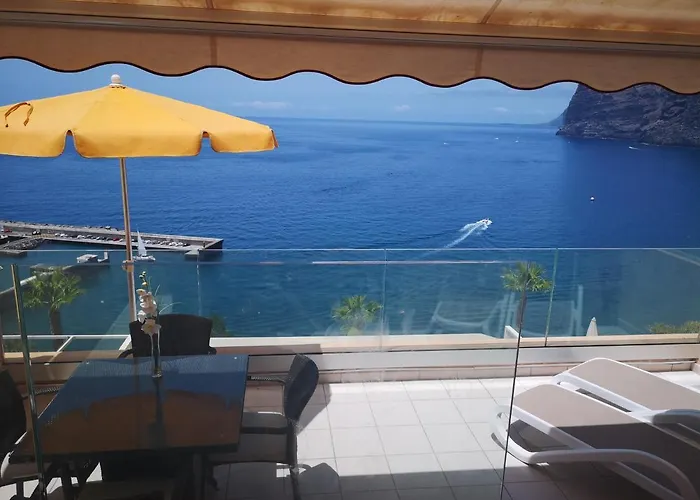 Magnificent Apt. With Sea View, Cliff & Marina *