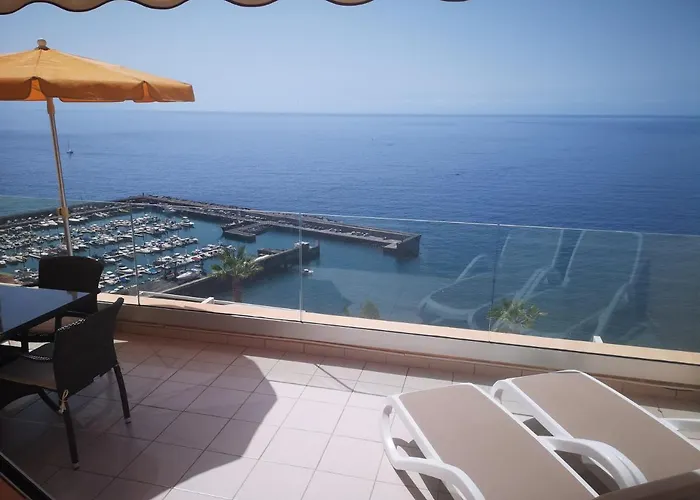 Magnificent Apt. With Sea View, Cliff & Marina *